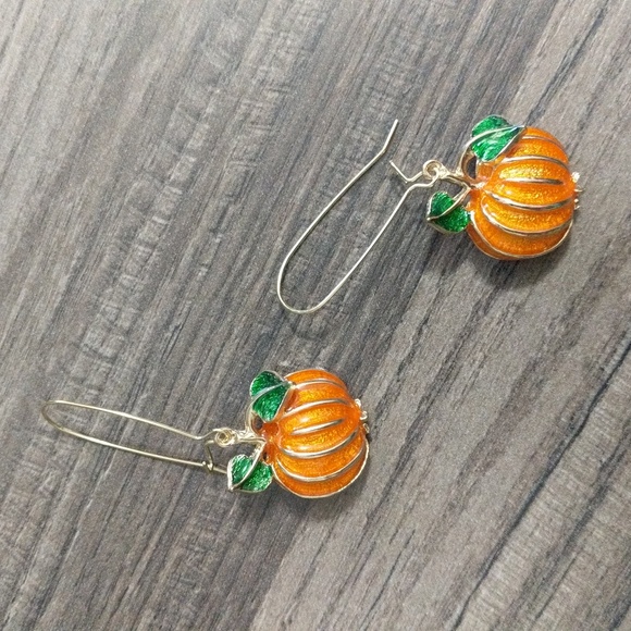 #357Halloween/Fall Dangle Pumpkin Earrings. - Picture 1 of 5